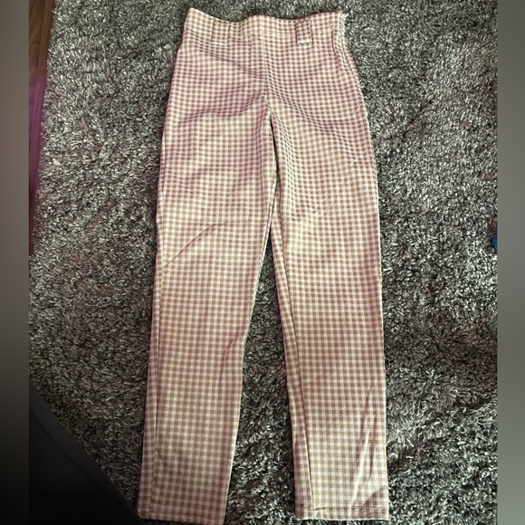 forever 21 beige and white plaid pants - Picture 2 of 3